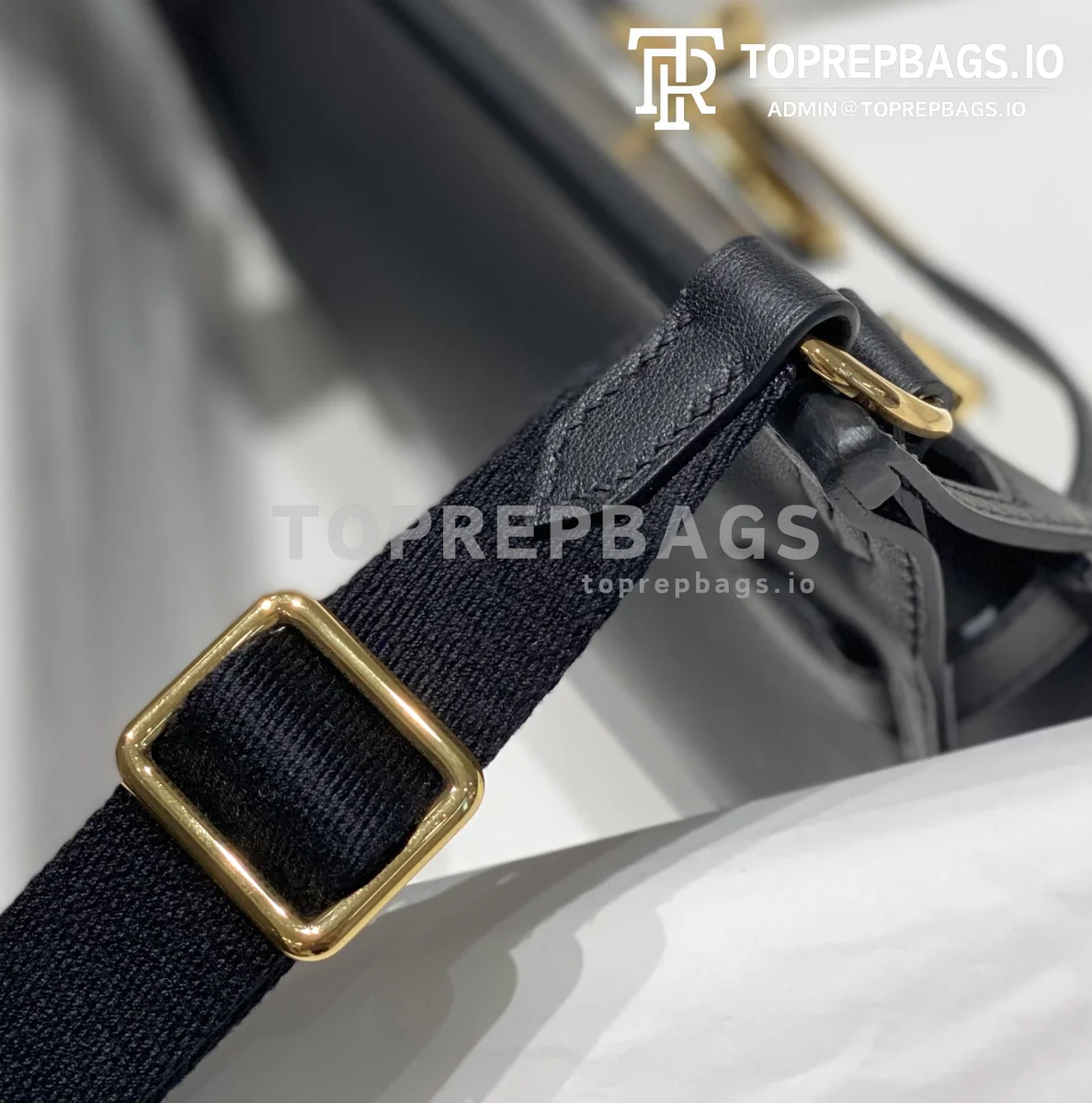 i1692962153_4892_6 Hermes Jypsiere Mini in Black
