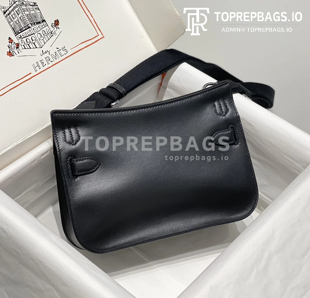 i1692962175_4620_1 Hermes Jypsiere Mini in Black