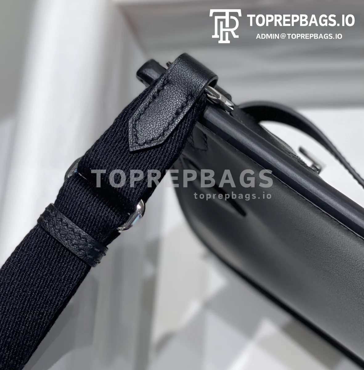 i1692962175_8936_4 Hermes Jypsiere Mini in Black