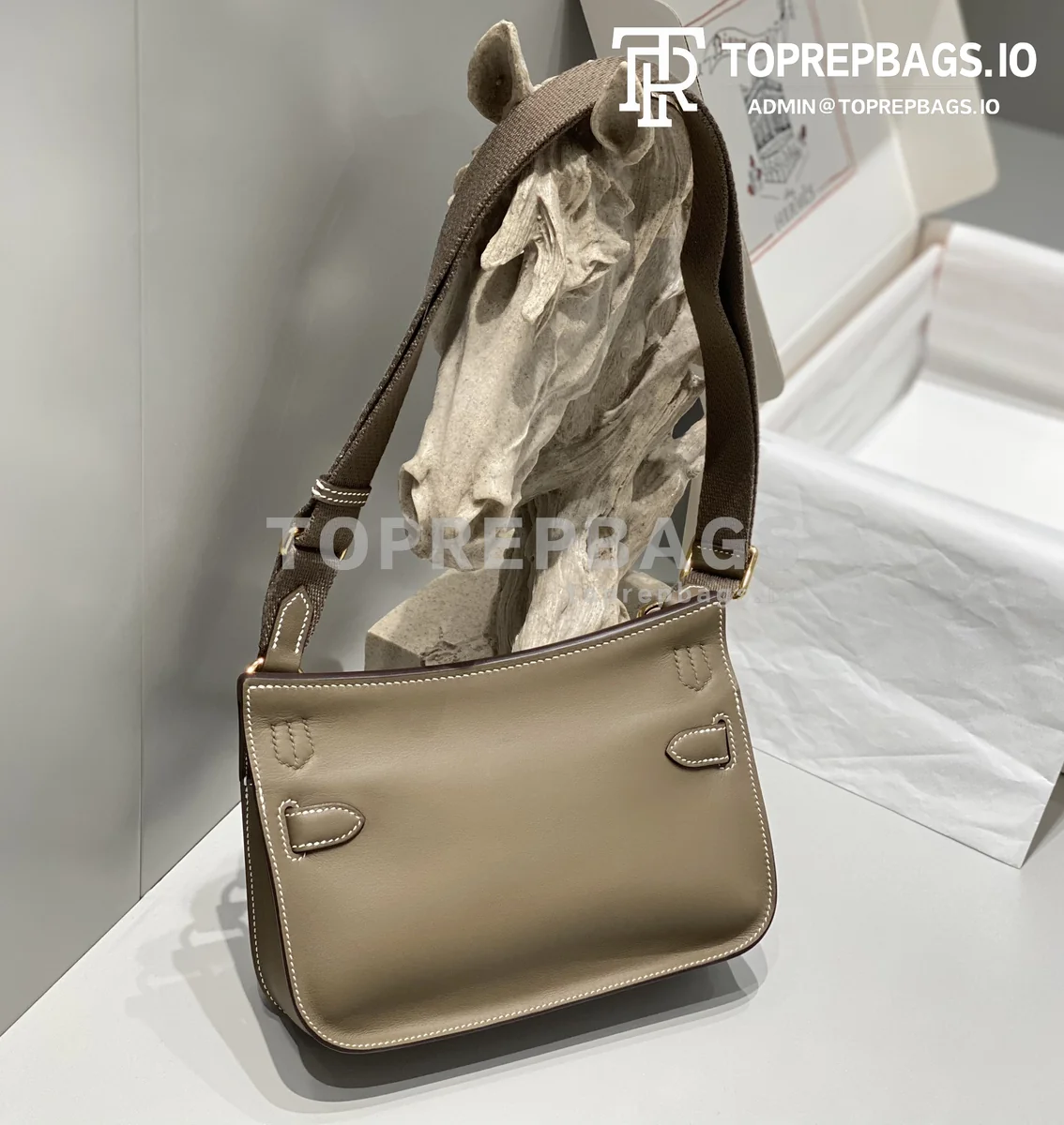 i1692962204_3358_3 Hermes Jypsiere Mini in Taupe