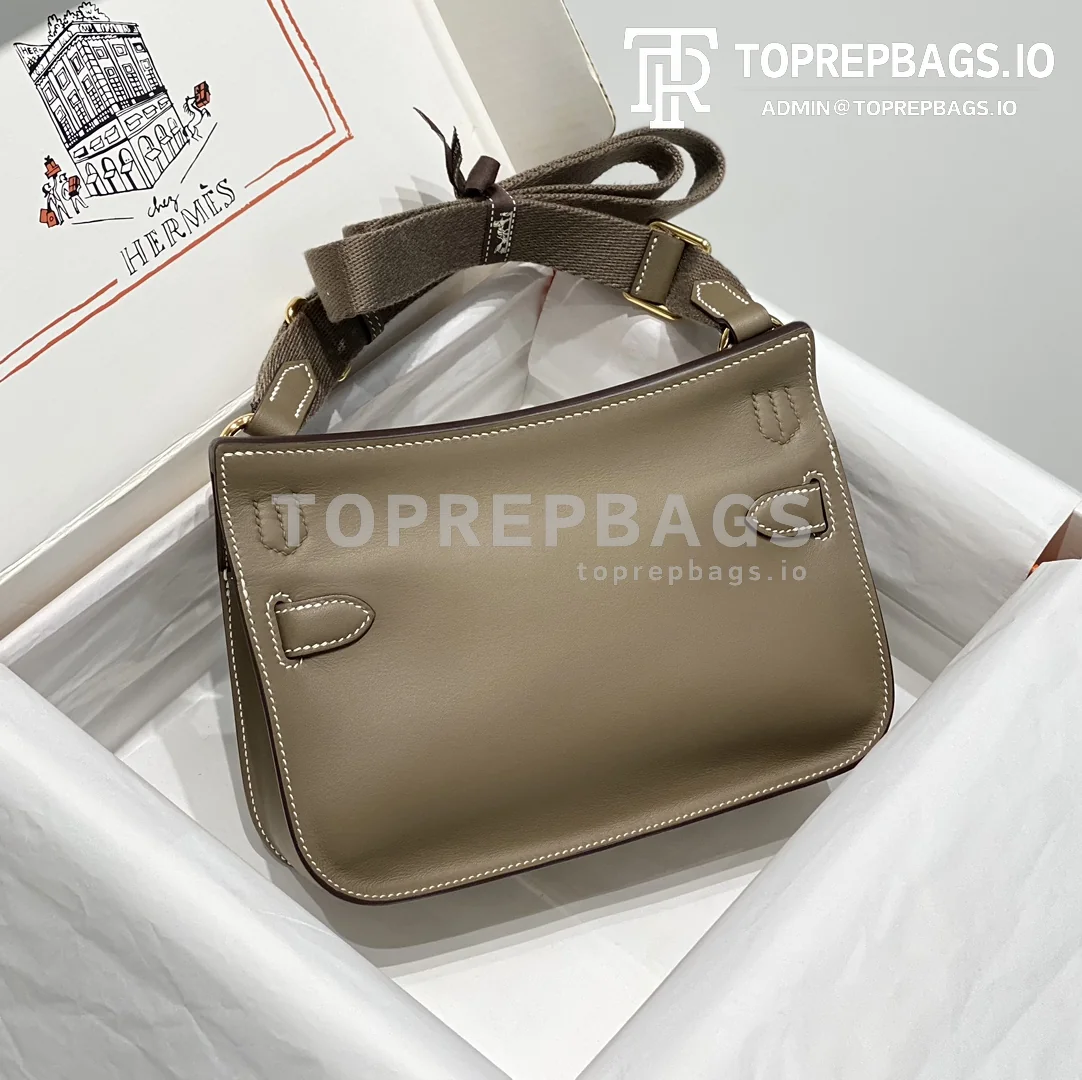 i1692962204_5770_1 Hermes Jypsiere Mini in Taupe