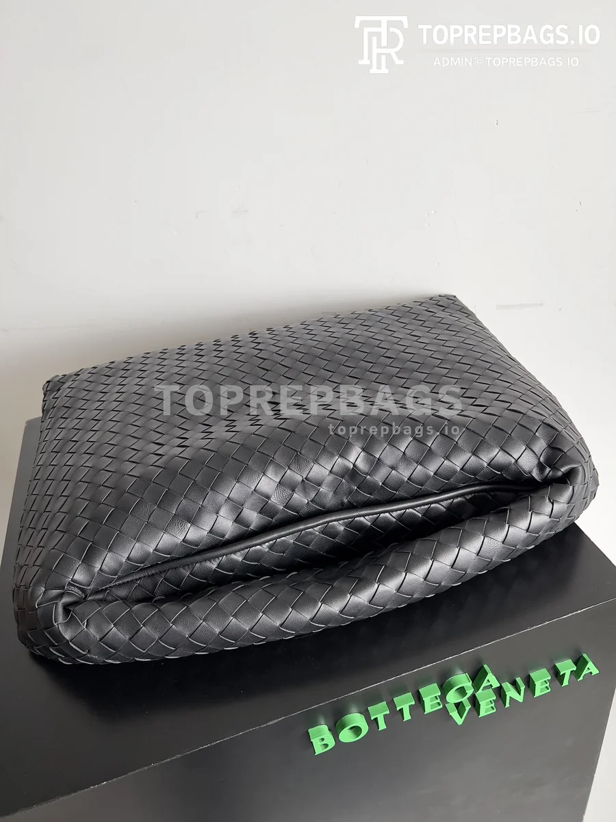 i1693482588_6532_2 Bottega Veneta Hop Large in Black