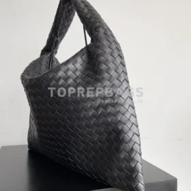 Bottega Veneta Hop Large in Black