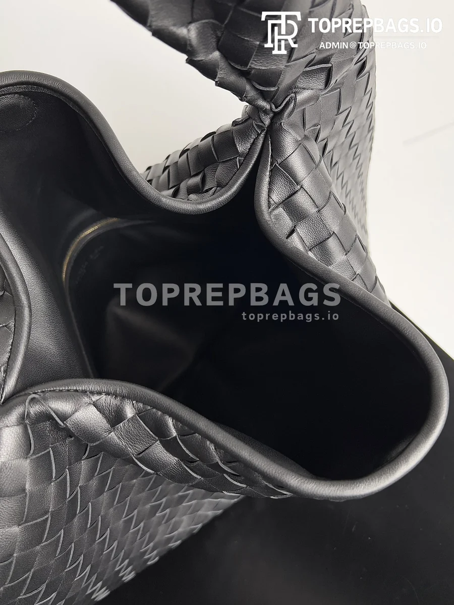 i1693482588_903_8 Bottega Veneta Hop Large in Black