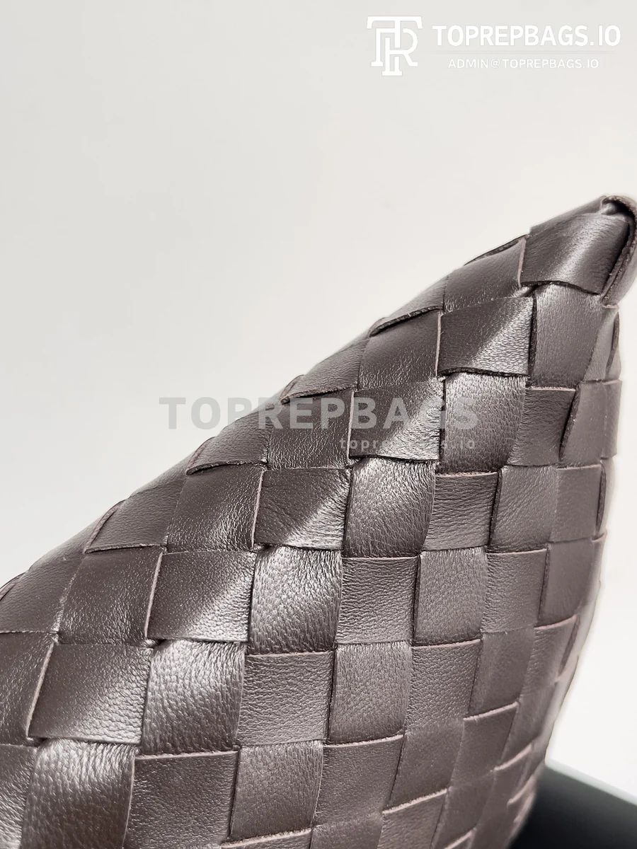 i1697548201_1013_5 Bottega Veneta Hop Large in Brown