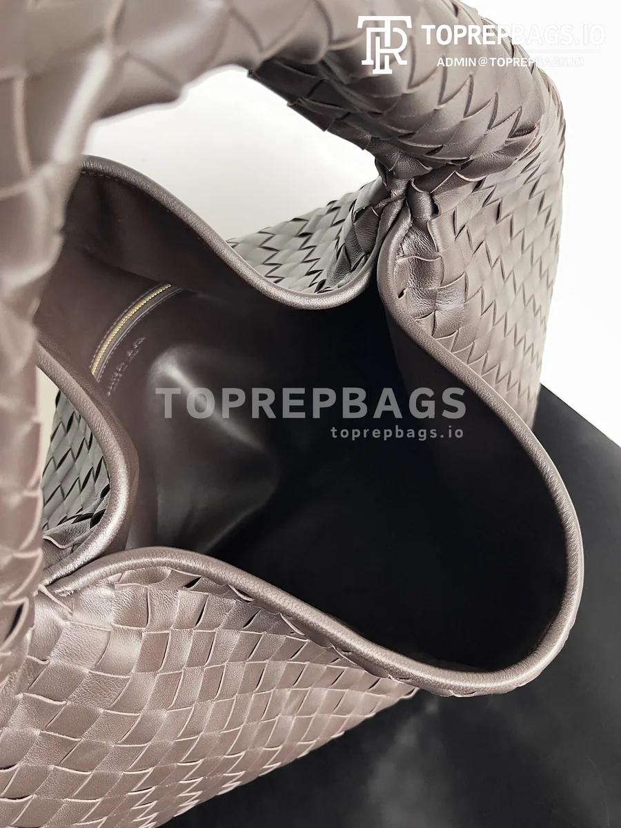 i1697548201_1850_8 Bottega Veneta Hop Large in Brown
