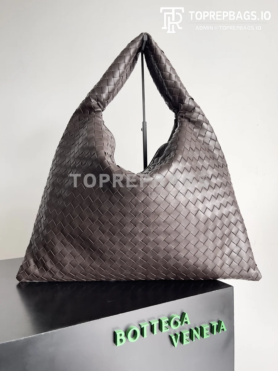 i1697548201_2533_0 Bottega Veneta Hop Large in Brown