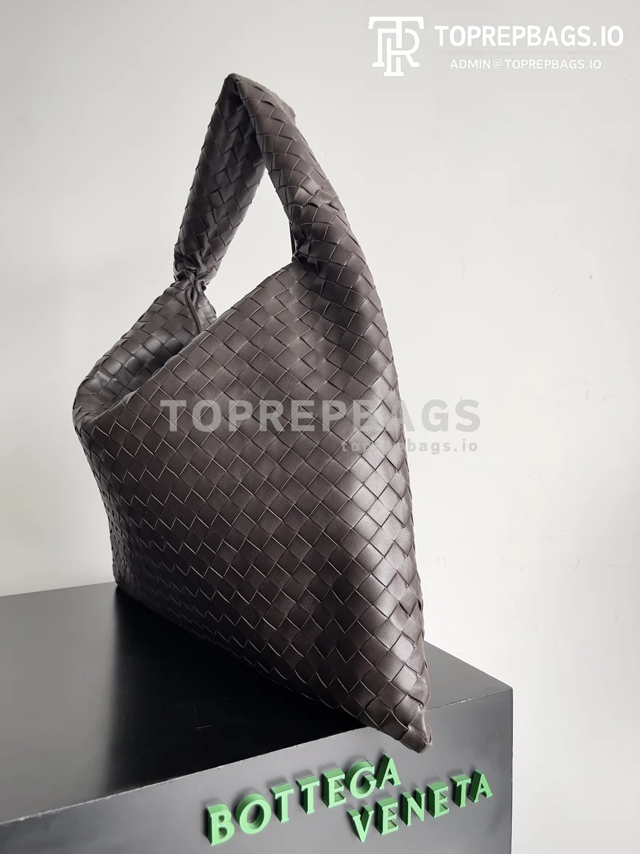i1697548201_6990_1 Bottega Veneta Hop Large in Brown