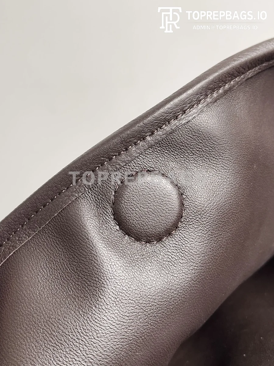 i1697548201_9440_6 Bottega Veneta Hop Large in Brown