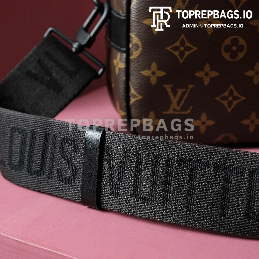 i1697794316_8019_1 Louis Vuitton S Lock Messenger in Brown