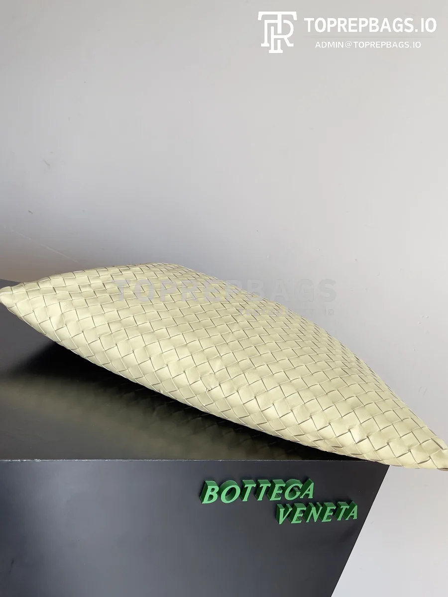 i1700066565_7653_3 Bottega Veneta Hop Large in Yellow