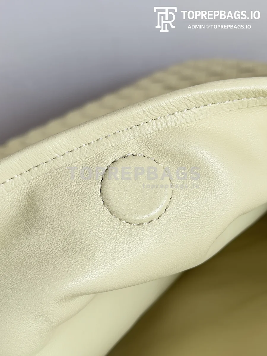 i1700066565_9601_5 Bottega Veneta Hop Large in Yellow
