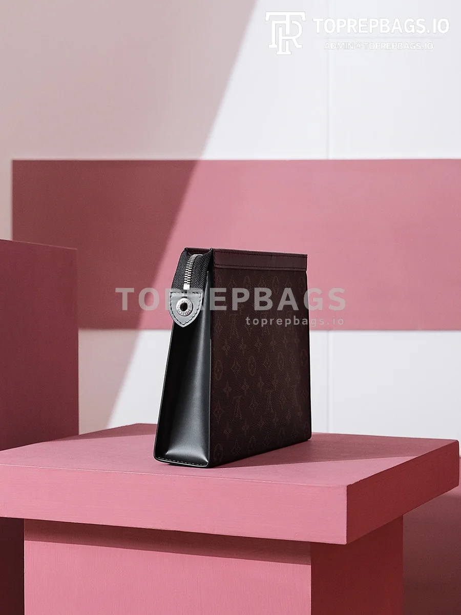 i1701510403_472_0 Louis Vuitton Pochette Voyage in Black