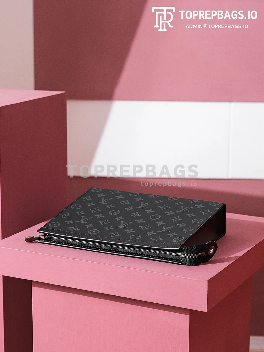 i1701510413_3163_0 Louis Vuitton Pochette Voyage in Black
