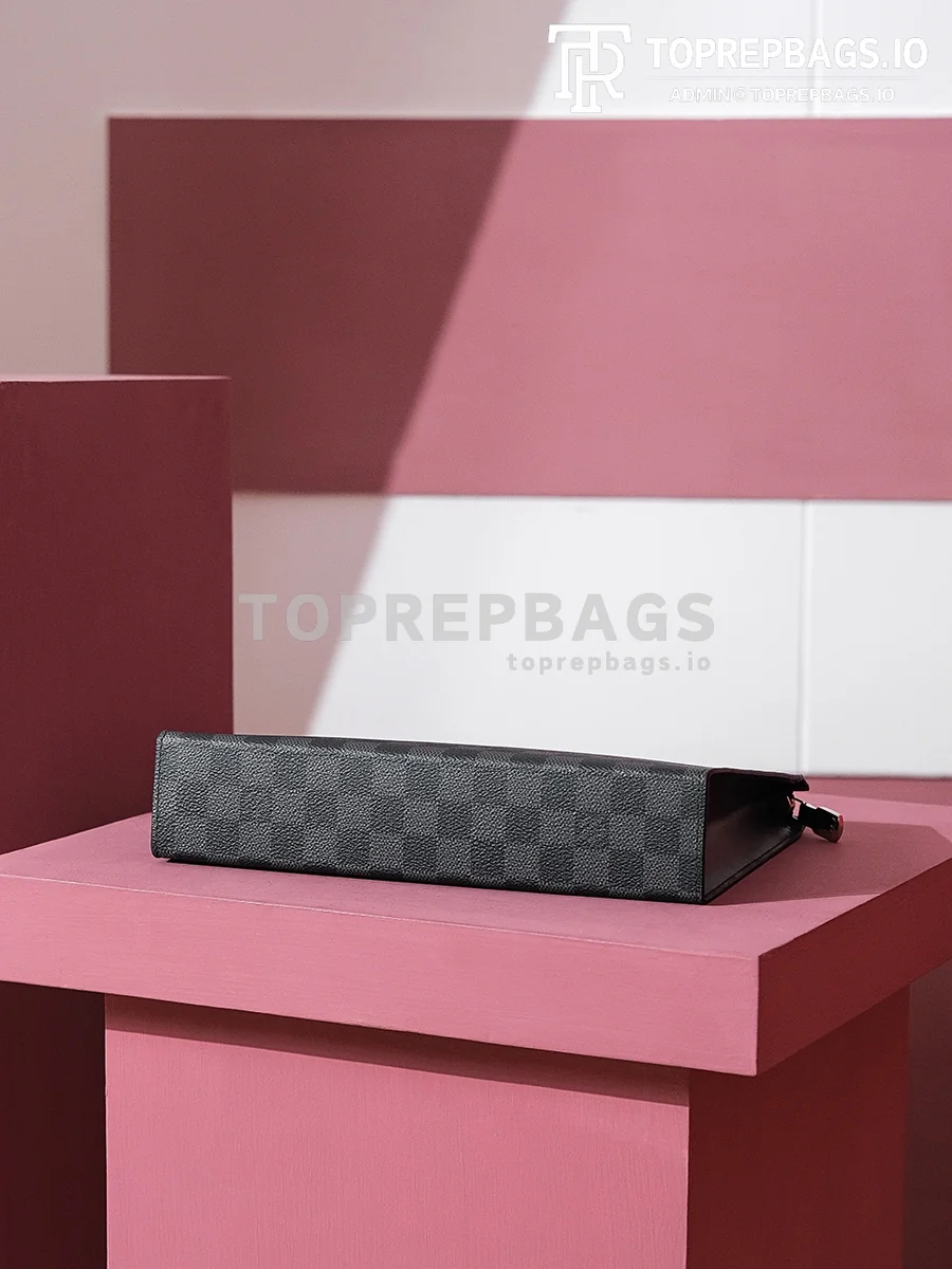 i1701510580_142_1 Louis Vuitton Pochette Voyage in Black