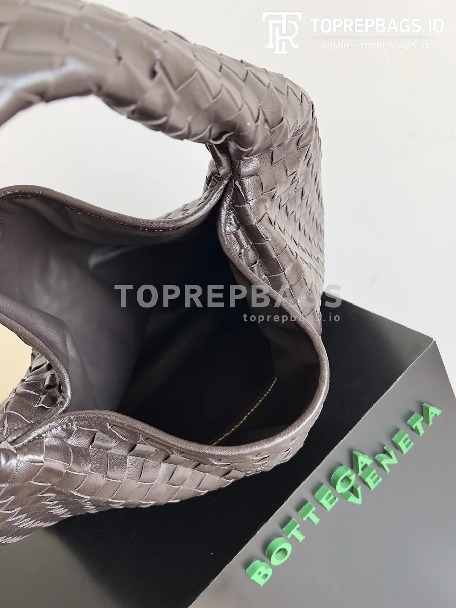 i1703346023_6331_0 Bottega Veneta Hop Large in Brown