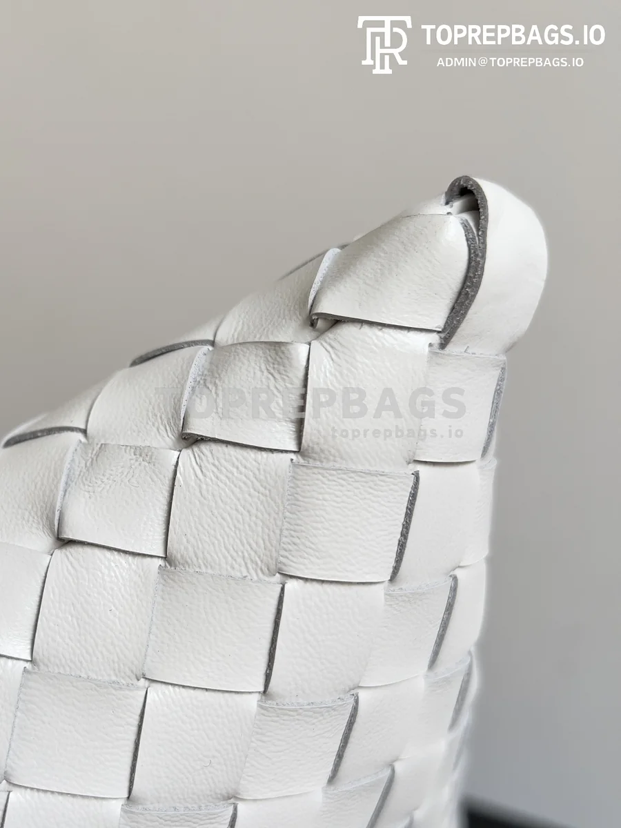 i1703601686_7737_0 Bottega Veneta Hop Large in White