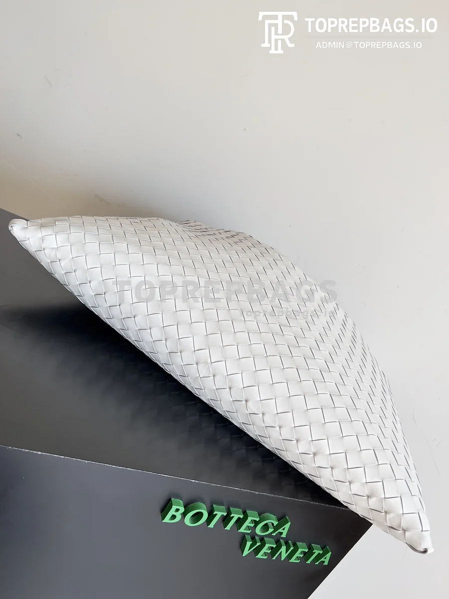 i1703601687_5061_0 Bottega Veneta Hop Large in White