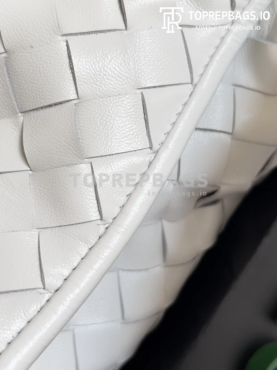 i1703601687_6297_0 Bottega Veneta Hop Large in White