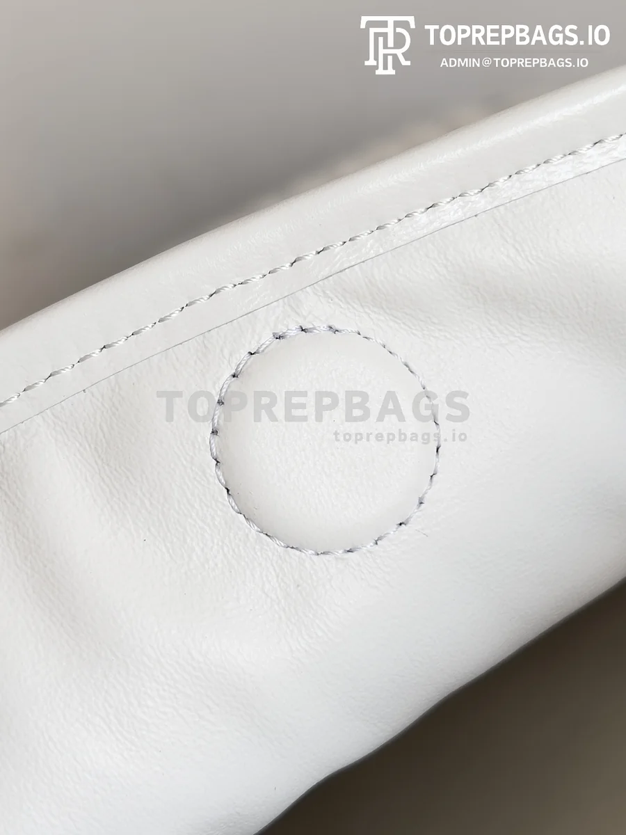i1703601687_7384_0 Bottega Veneta Hop Large in White