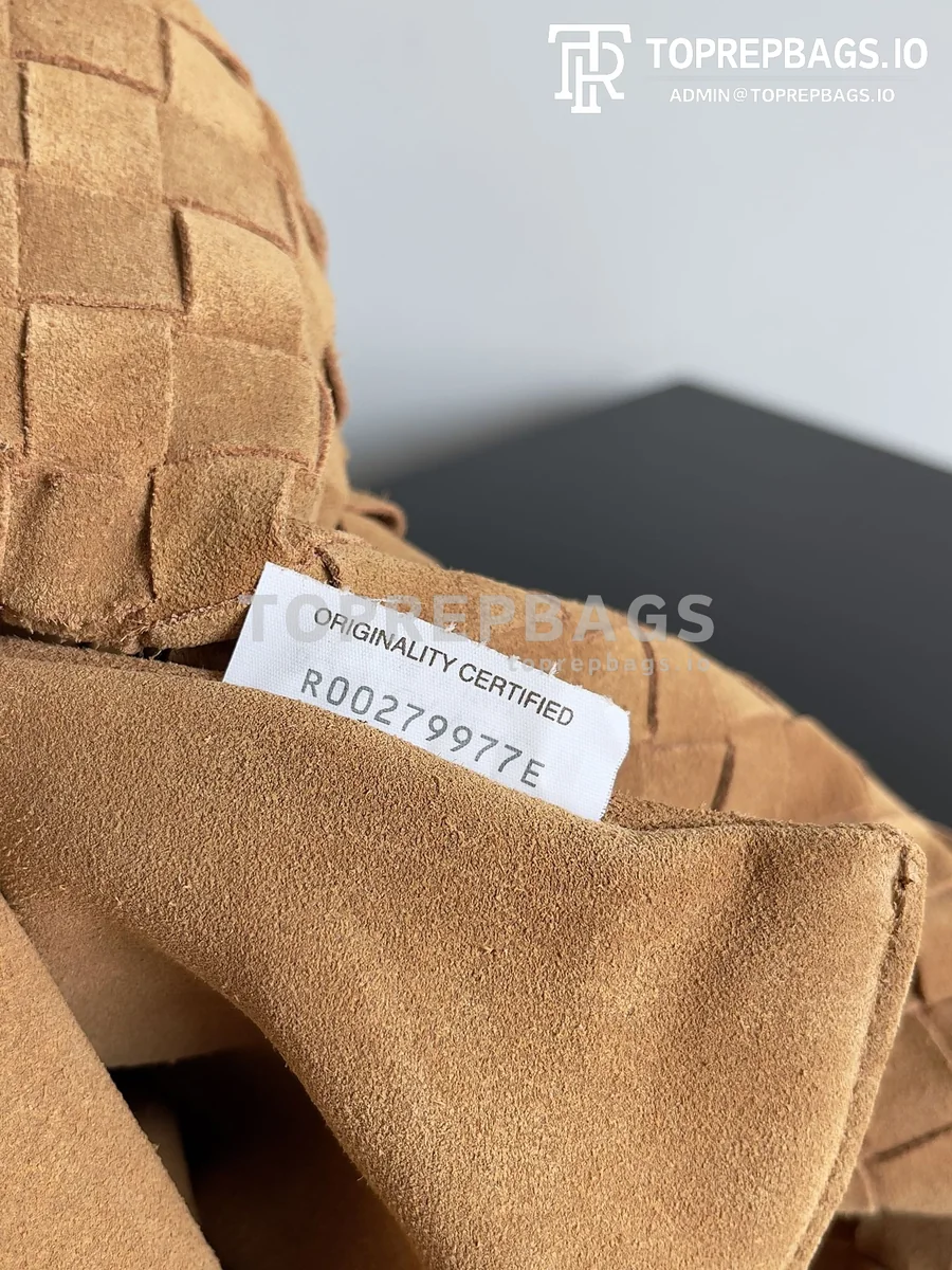 i1704890769_1763_1 Bottega Veneta Hop Large in Brown