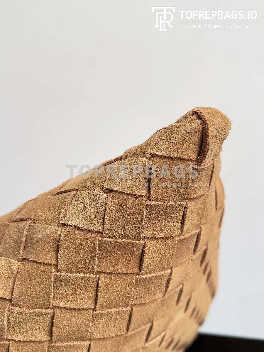 i1704890769_1833_0 Bottega Veneta Hop Large in Brown