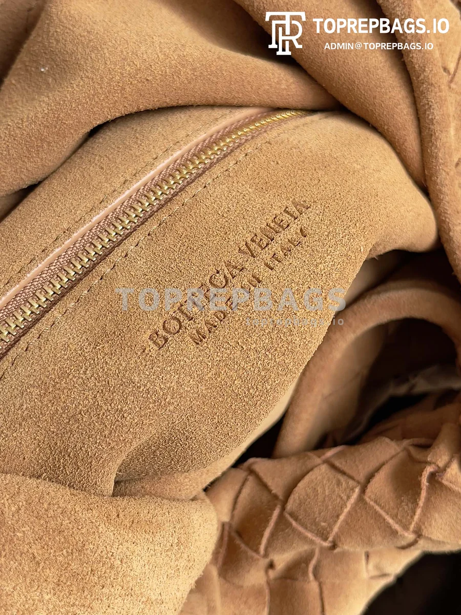 i1704890769_2367_6 Bottega Veneta Hop Large in Brown