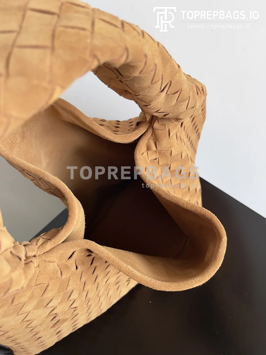 i1704890769_7381_2 Bottega Veneta Hop Large in Brown