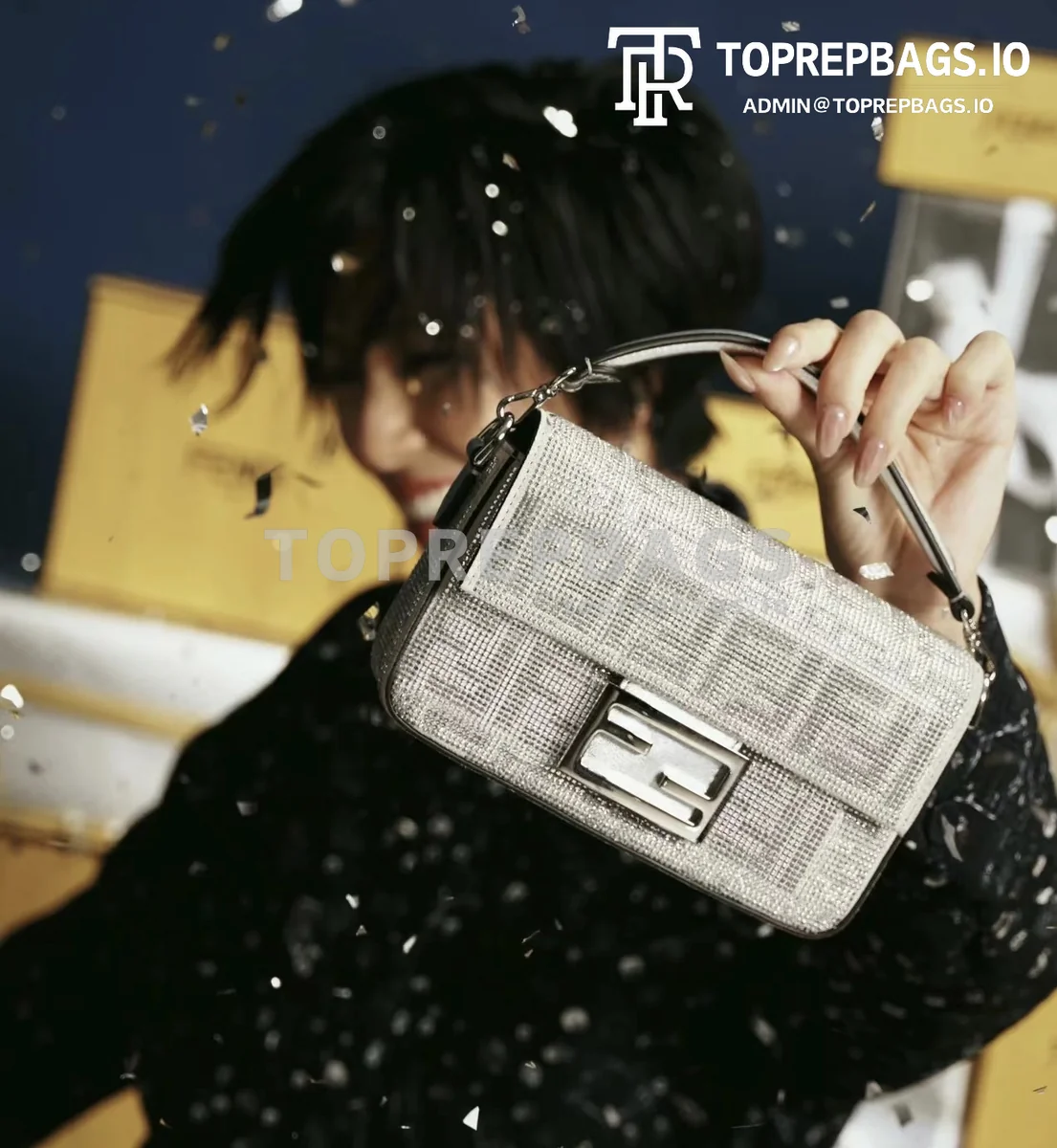 i1705998292_8891_4 Fendi Baguette Mini in Grey