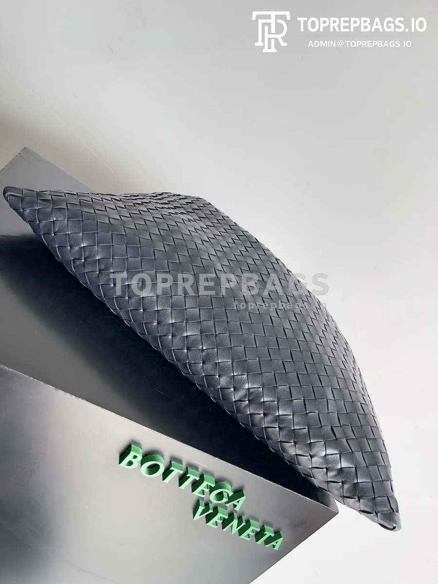 i1709901310_1959_3 Bottega Veneta Hop Large in Blue