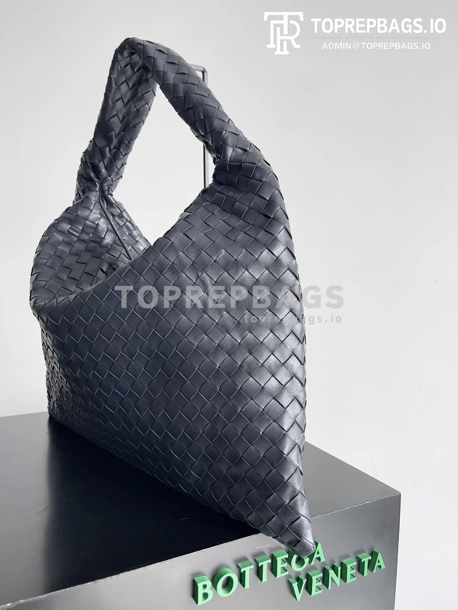 i1709901310_929_0 Bottega Veneta Hop Large in Blue