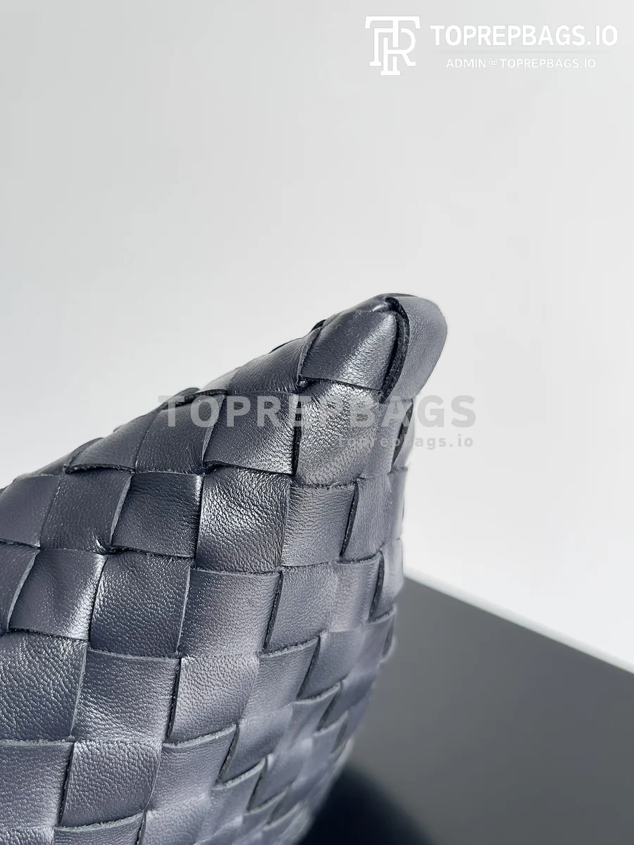 i1709901311_6453_4 Bottega Veneta Hop Large in Blue