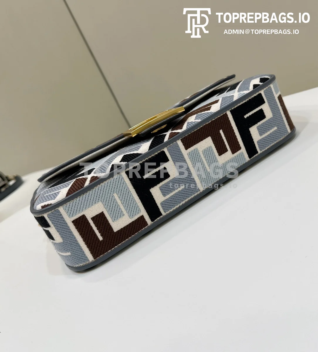 i1713772038_5447_3 Fendi Baguette in Grey