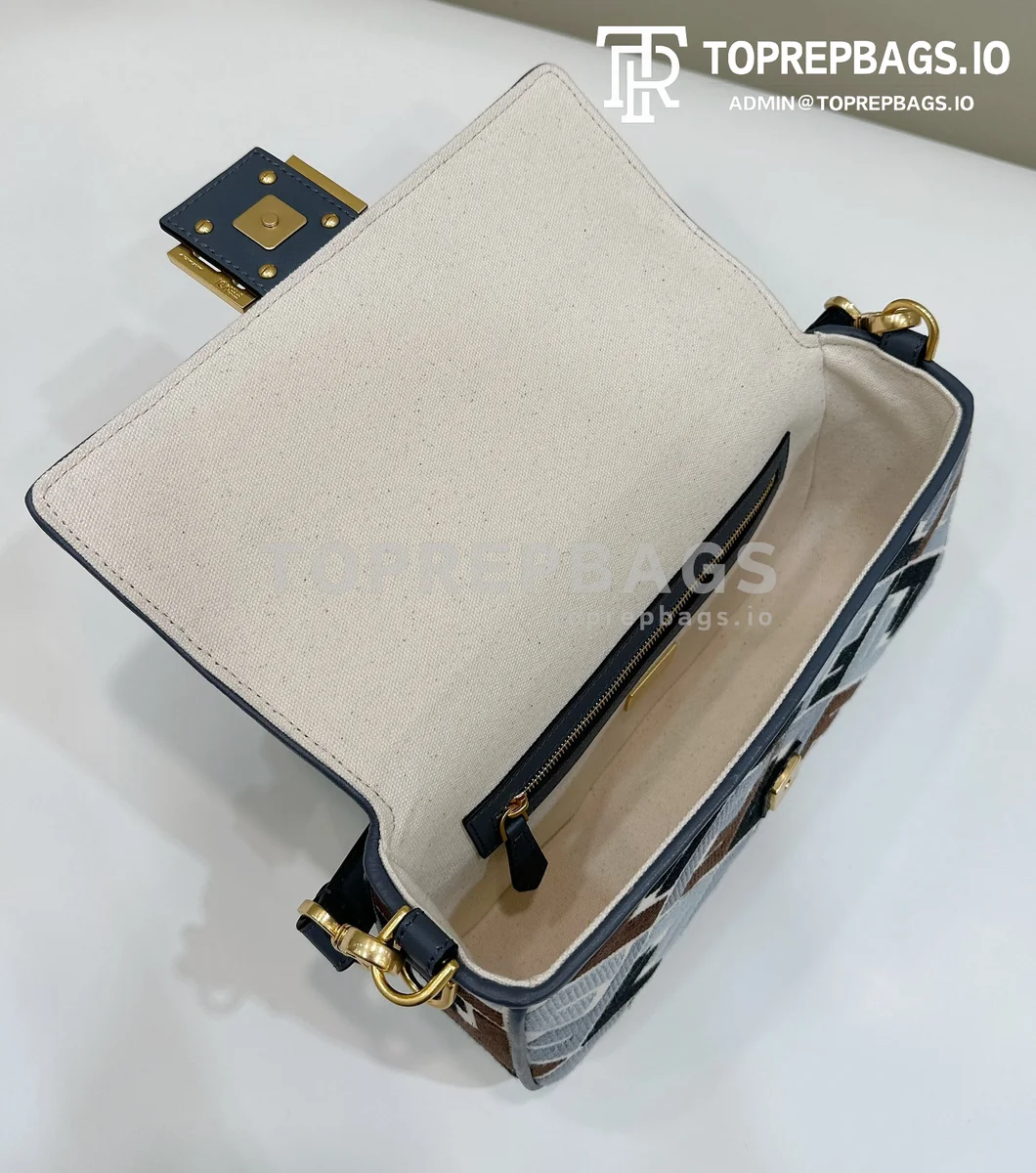 i1713772038_9793_8 Fendi Baguette in Grey