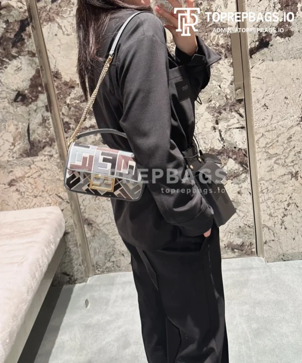 i1714297252_1145_8 Fendi Baguette Mini in Beige