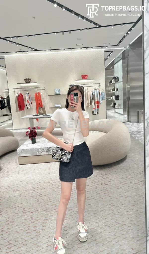 i1714297252_8646_4 Fendi Baguette Mini in Beige