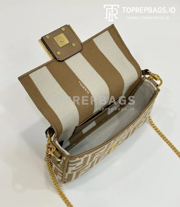 i1719743606_2268_0 Fendi Baguette in Beige