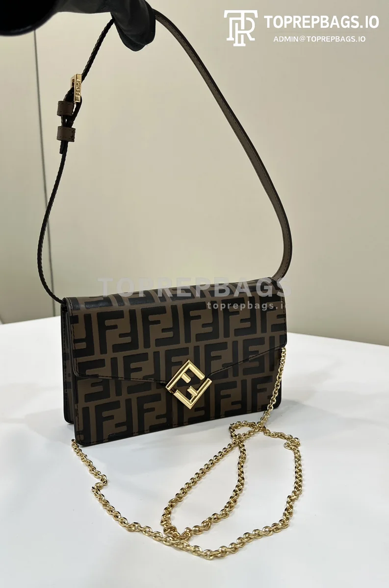 i1722332548_8913_1 Fendi Baguette in Brown