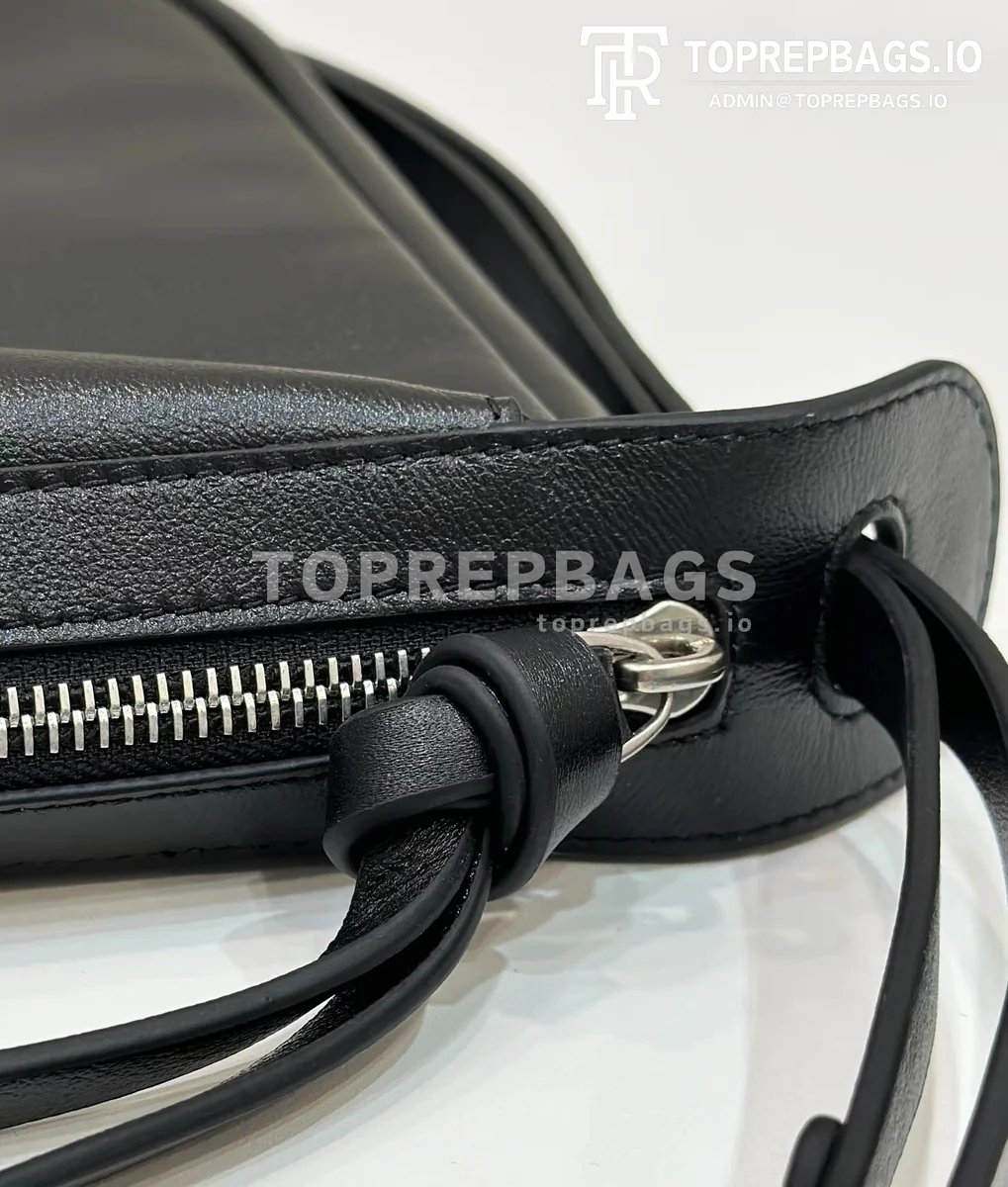 i1722847541_1552_7 Fendi Simply in Black