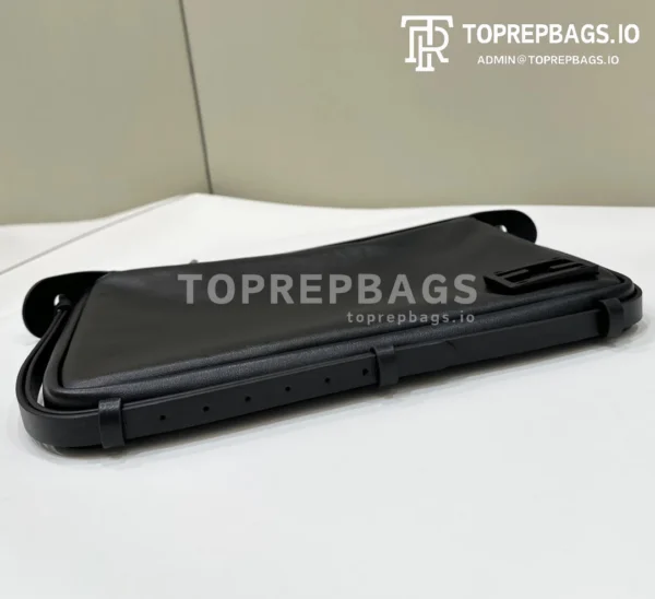 i1722847541_2075_6 Fendi Simply in Black