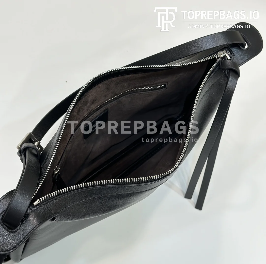 i1722847541_4657_8 Fendi Simply in Black