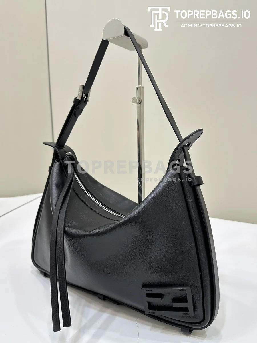 i1722847541_928_3 Fendi Simply in Black