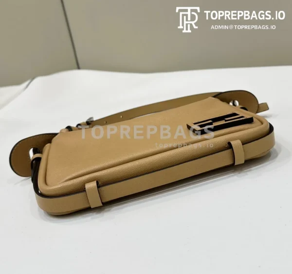 i1722852034_1223_2 Fendi Simply in Beige