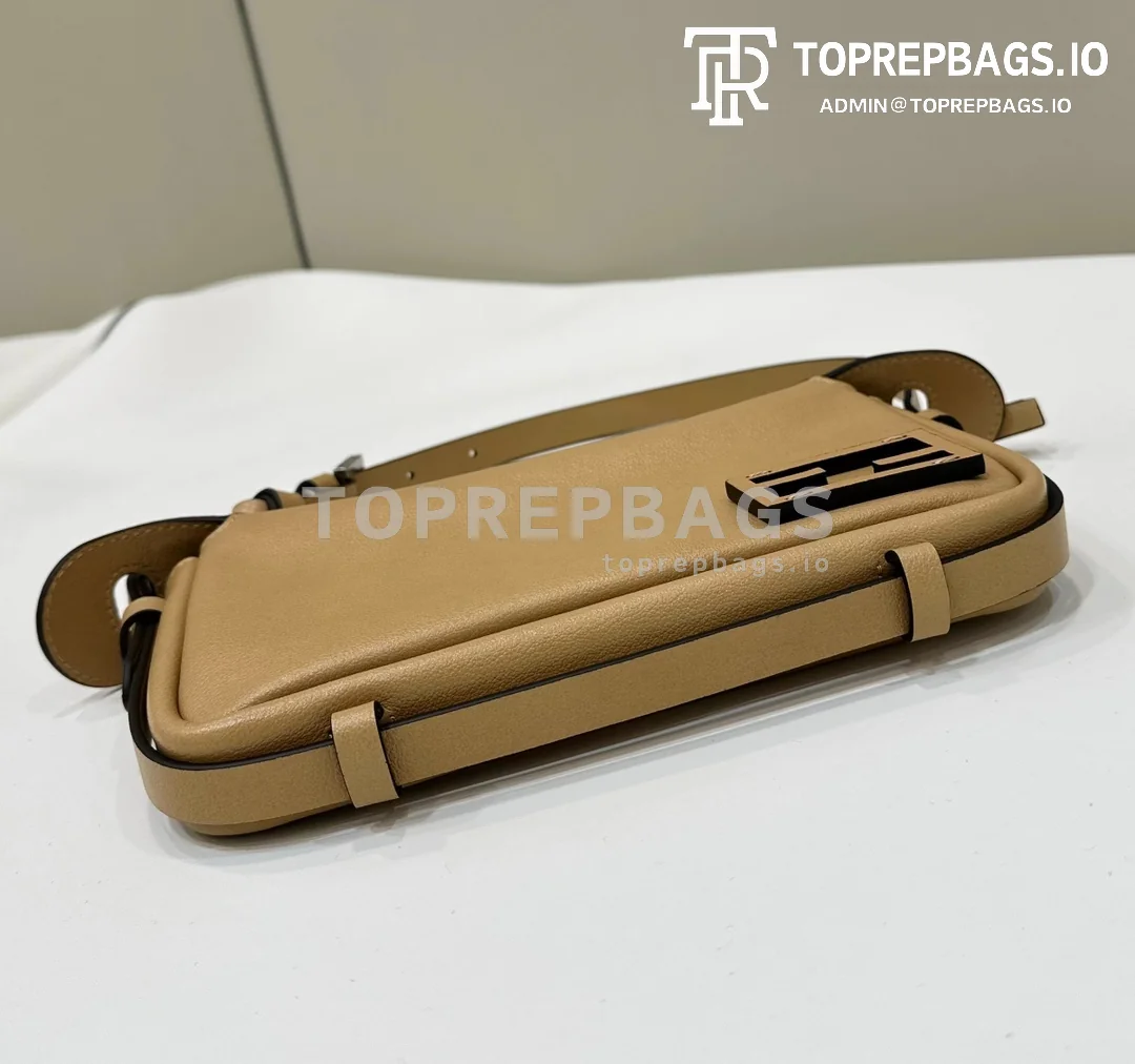 i1722852034_1223_2 Fendi Simply in Beige