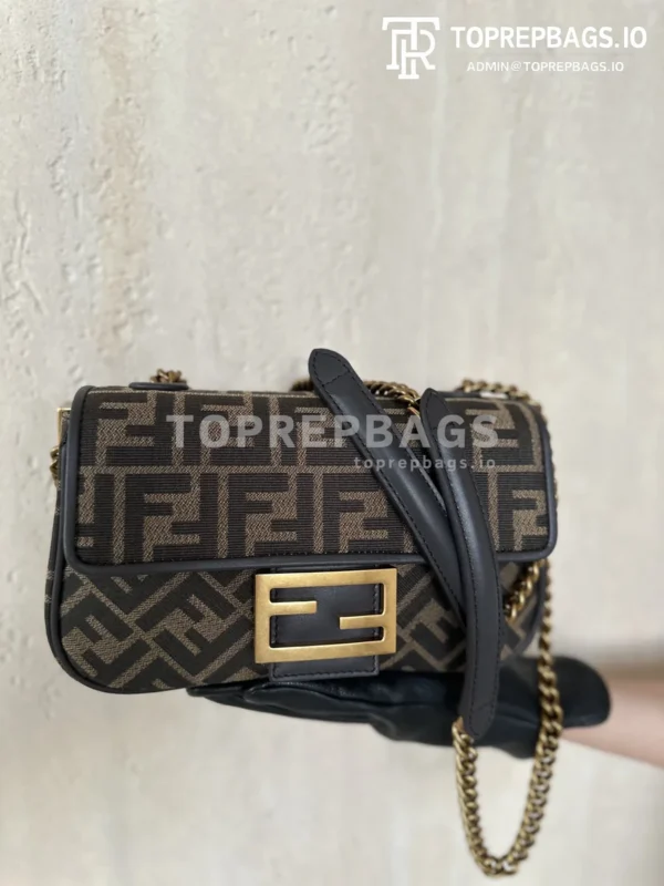 i1723457911_4408_1 Fendi Baguette in Brown