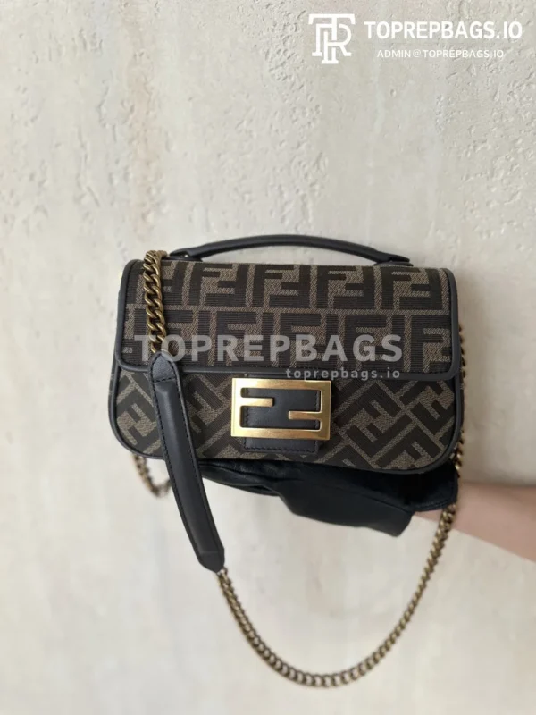 i1723457911_9238_0 Fendi Baguette in Brown