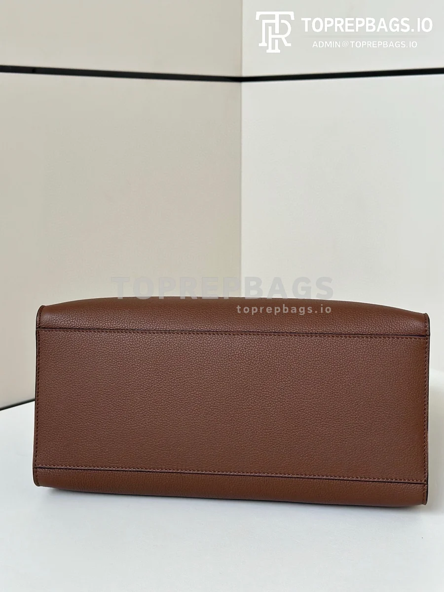 i1724664847_3916_2 Fendi Sunshine Shopper in Brown
