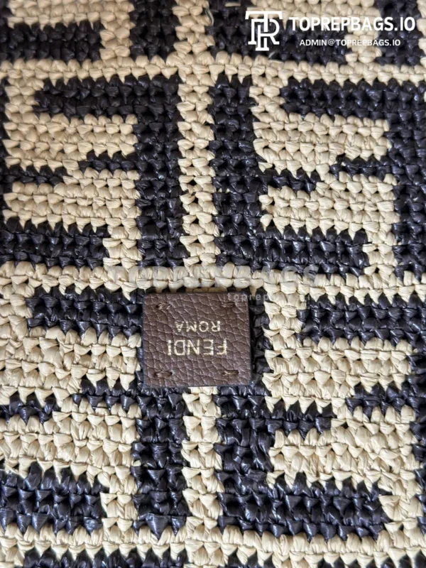 i1725434323_1335_7 Fendi Roll in Beige
