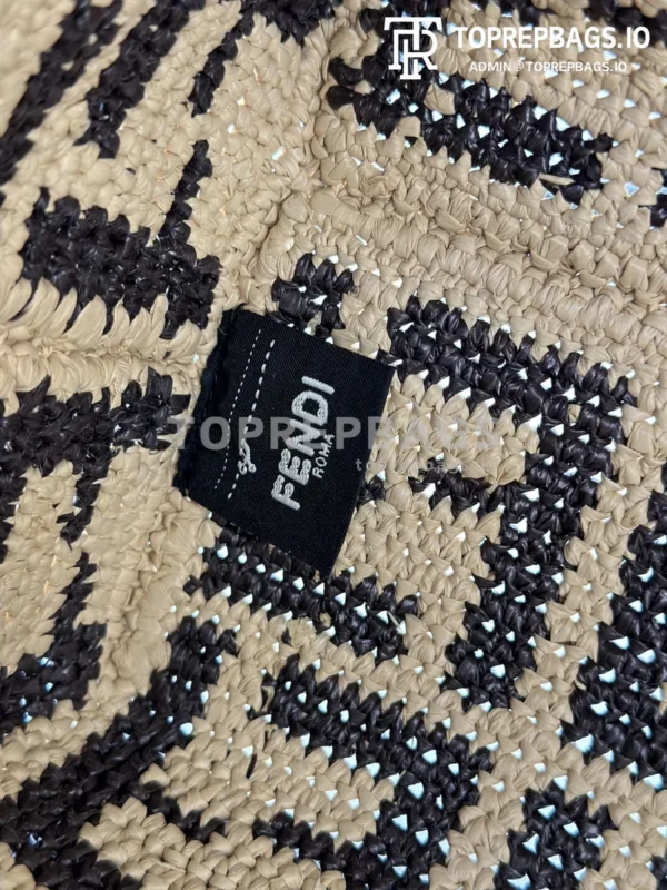 i1725434323_2723_6 Fendi Roll in Beige