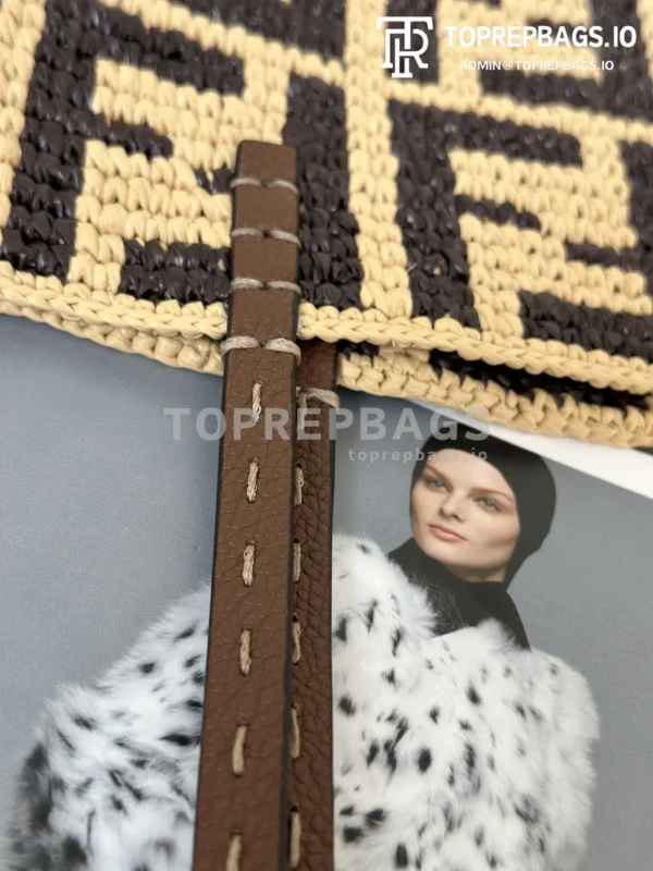 i1725434323_2793_3 Fendi Roll in Beige